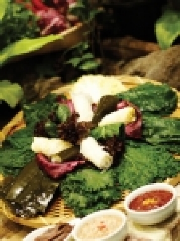 그랜드 인터컨티넨탈 호텔의 뷔페 레스토랑 ‘그랜드 키친’은 오는 10월 1일부터 한달 간 동래파전, 포항 물회, 돔베기(상어), 두치(상어머리고기) 등 경상도 지역의 특색 있는 음