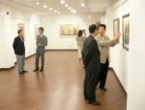 인터넷 미술 박물관 베어월즈코리아에서는 이러한 사람들을 위해 직접 찾아가는 미술 전시회 서비스를 진행한다.