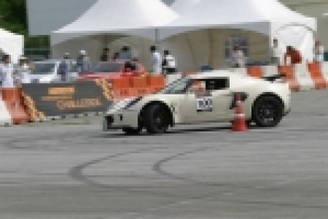 한국타이어는 ‘한국 퍼포먼스 챌린지’ 자동차 경주 대회 5라운드가 열리는 1일 에버랜드 스피드웨이에서 ‘한일(韓日) 드리프트 대전’을 준비했다고 27일 밝혔다. 