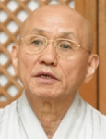 실업극복국민재단 새 이사장으로 추대된 송월주 스님.