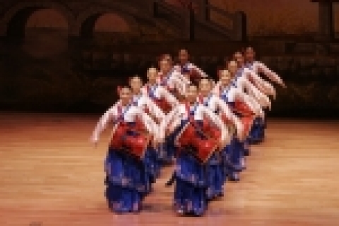 리틀엔젤스예술단의 장고춤