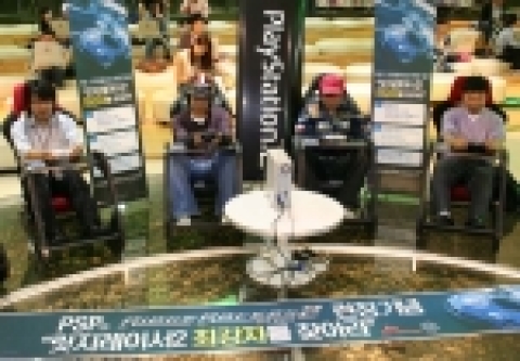 소니컴퓨터엔터테인먼트코리아(SCEK, 대표 윤여을)는 인기 PSP 레이싱 게임 