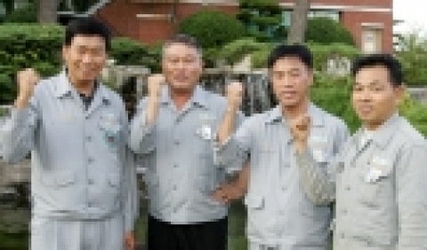 왼쪽부터 3관왕에 오른 고윤열, 윤정탁, 라병규, 정춘식 씨