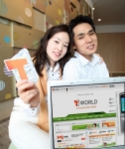 SK텔레콤은 10월 10일부터 기존의 여러 패밀리 사이트들을 통합한 「T  World」(www.tworld.co.kr)를 오픈한다. SK텔레콤 고객들은「T WORLD」를 통해 고객