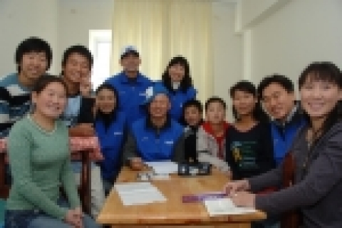 삼성전자는 13일 몽골 수도 울란바토르 市에 위치한 장애 아동 특수학교인 '29번 학교(Secondary school 29)'에서 몽골 교육부 차관, 삼성 및 월