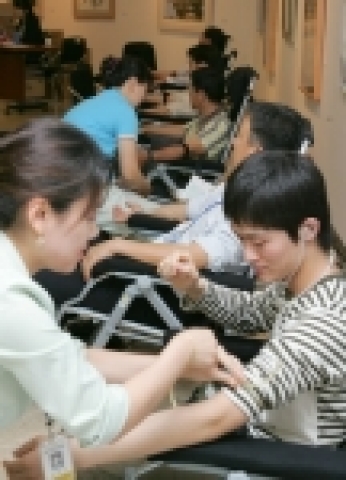 포스코가 16일부터 20일까지 포항지역 포스코 관계사 임직원 및 가족들이 함께 하는 사랑의 헌혈릴레이를 펼친다.
