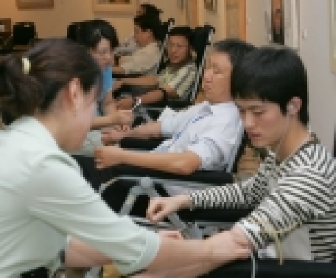 포스코가 16일부터 20일까지 포항지역 포스코 관계사 임직원 및 가족들이 함께 하는 사랑의 헌혈릴레이를 펼친다.