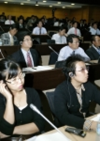 대한상공회의소는 17일(화) 상의회관 의원회의실에서 데이브 켄사스(Dave Kansas) 월스트리트저널 편집장을 초청하여 '2007년 국제경제 및 금융시장 전망'을 주제로 간담회를 가졌다.