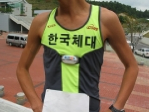 ETRI(한국전자통신연구원, 원장 임주환)는 언제 어디서나 건강을 관리해 주는 일명 입고 다니는 컴퓨터(웨어러블 컴퓨팅 스포츠웨어)인 ‘바이오 셔츠’를 개발하여 국내 최초로 지난 17일 개막된 제87회 전국체육대회에서 19일 벌어지는 육상경기에 첫 선을 보일 예정이다.
