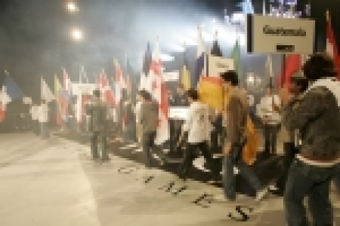 18일(현지시간) 이탈리아 몬자시(市)에서 열린 세계 최대 게임 축제 월드사이버게임즈(World Cyber Games, 이하 WCG) 2006 그랜드 파이널 개막식에 각 국 대표선