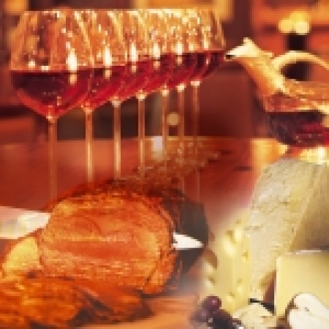 오크룸에서는 와인과 요리를 마음껏 즐길 수 있는 새로운 개념의 해피아워인 “카베리 와인뷔페(Carvery Wine Buffet)를 2006년 10월 9일(월)부터 2007년 4월 