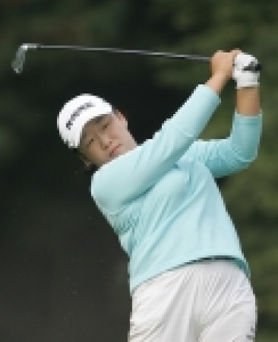 2번홀 아이언 티샷하는 신지애