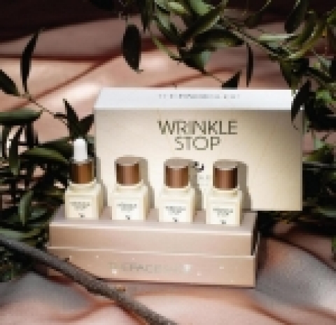 더페이스샵은 겨울 주력제품으로 주름개선4주 집중관리 프로그램 앰플 ‘링클스탑 인텐시브 나이트 앰플’을 출시했다.