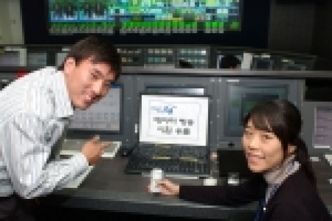 TU미디어(사장 徐榮吉 www.tu4u.com)는 세계 최초로 교통 및 여행정보(TTI:Traffic and Travel Information)서비스를 제공하는 위성DMB데이터 방송을 25일부터 시험 송출한다.