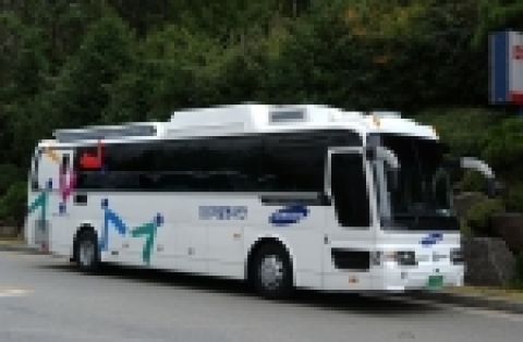 삼성은 24日 서울 일원동 삼성서울병원에서 삼성의료봉사단 발대식을 갖고, 어려운 이웃들을 위한 의료 지원활동을 본격적으로 전개해 나가기로 했다.