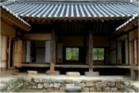 안채/좌우를 달아낸 ㄷ자형 가옥