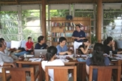 리조트를 소개하는 제너럴메니져 리오넬 발라
