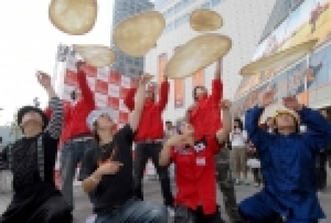 한국미스터피자는 29일(일), 서울 동대문 두산타워 1층 야외무대에서 ‘결식아동돕기 2006미스터피자 도우매직쇼 컨테스트’ 를 연다. 