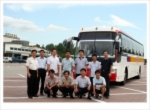< 2006.9.1 버스테스트를 성공리에 마치고 상행선 신탄진휴게소에서 기념촬영>

