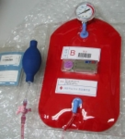 ETRI가 개발에 성공한 센서태그 부착 혈액 팩의 모습