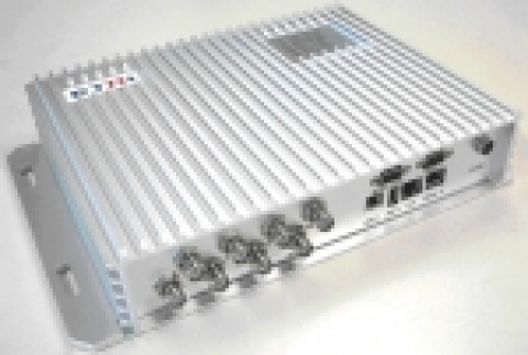 ETRI가 개발에 성공한 반 능동형 센서태그용 리더 모습