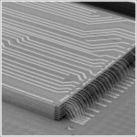 삼성전자가 세계 최초로 개발에 성공한 16단 MCP 