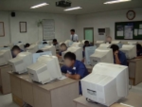 실기검정을 앞둔 수형자들의 모습이 예사롭지 않다.