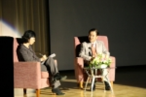 지난 10월 24일 크레듀 콘서트홀에서 있었던 1회 지식 콘서트『트루컬러』편. 독자 350여 명이 참석한 가운데, 이 책의 역자인 송영수 교수가 ‘사람의 마음을 읽는 4가지 컬러심