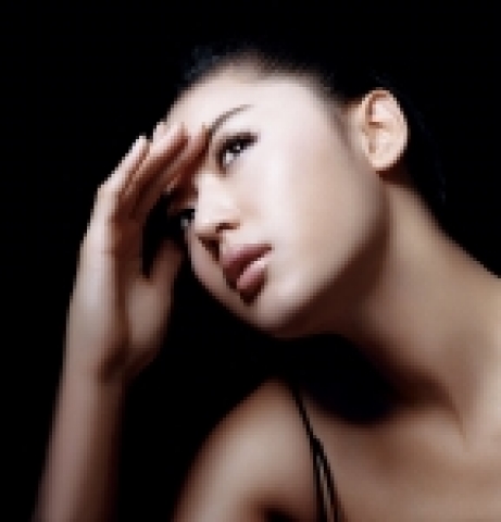 아모레퍼시픽(대표이사 徐慶培)은 말랑말랑 부드러운 신소재 고무 브러시를 사용해 많이 바르거나 몇 번을 덧발라도 찌꺼기 없이 속눈썹을 한 올 한 올 살려줘 또렷한 눈매로 만들어 주는