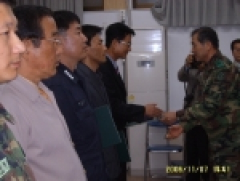 경주교도소(소장 김영식) 교위 최부해는 10월 7일(화) 경주시청 합동상황실에서 ‘2006년  화랑훈련’ 유공자 표창을 수상했다.