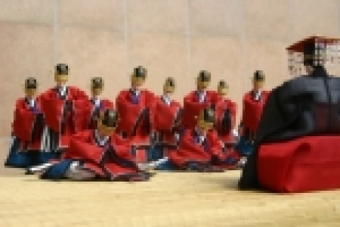 한국관광공사는 오는 21일(화)부터 12월 13일(수)까지 공사 지하1층 관광안내전시관 TIC에서「조선왕실 복식 및 전통의상 미니어쳐 전시회」를 개최한다.