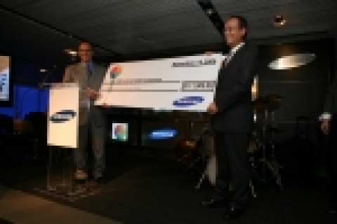 삼성전자 북미총괄(대표 오동진 사장)은 지난 14일 (미국 현지시간) 저녁 맨하탄의 삼성제품 체험관 '삼성익스피어리언스'에서 뉴욕 양키스팀을 월드 시리즈 4차례 