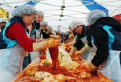 KB국민은행, 최대규모의 ‘KB 사랑의 김장나눔’  행사 실시