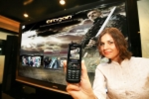 삼성전자가 세계 최대 영화사 중 하나인 20세기 폭스사와 함께 유럽 지역에서 블록버스터 영화 ‘에라곤(Eragon)’공동 마케팅에 나선다고 20일 밝혔다. 이에 따라 영국·프랑스·