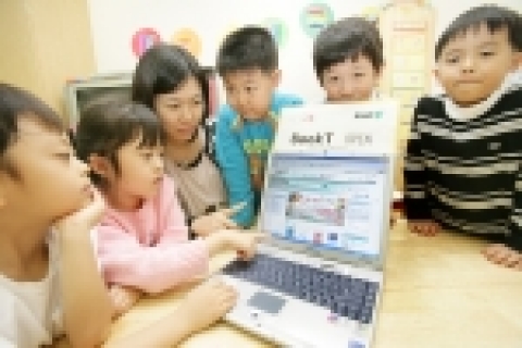 KT는 북티사이트(www.bookt.co.kr) 구축을 완료하고  21일부터 ‘전자도서관 서비스’를 본격적으로 제공한다고 밝혔다.