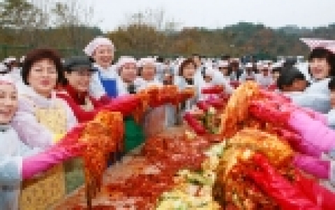 현대중공업이 11월 22일(수) 오전 10시부터 울산 서부축구장(동구 서부동)에서 ‘사랑의 김장담그기’ 행사를 개최한다.