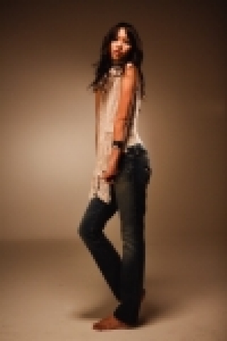 한국의 성공적인 패션 리얼리티 프로그램으로 화제가 되었던 M.Net의 ‘I Am A Model’을 통해 선발된 신인모델 박희연과 신민철. 이 두 모델이 캘빈클라인 진의 새로운 데님 ‘Pure Calvin’의 Pure Face로 선정되었다.