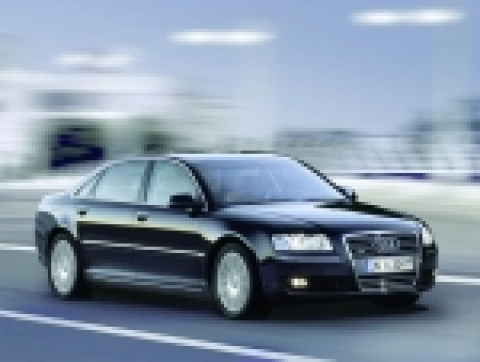 아우디 A8 6.0 12-실린더