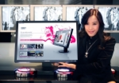 삼성전자는 이번에 최고의 해상도를 구현하는 전문가용 30인치 와이드 LCD모니터(모델명 : 싱크마스터 CX305T)를 출시했다고 밝혔다.