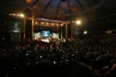 ‘2006 전국의용소방대 혁신 전진대회’에서 문원경 소방방재청장이 환영사를 하고 있다.