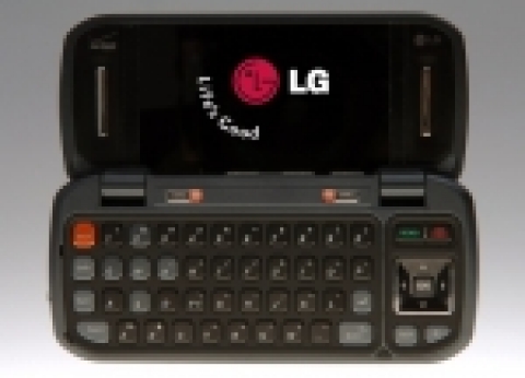 쿼티(QWERTY) 자판을 장착한 프리미엄 멀티미디어 휴대폰 ‘엔비(enV, 모델명:LG-VX9900)’