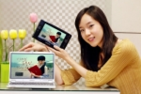 삼성전자가 SK텔레콤과의 전략적 제휴를 통한 HSDPA를 내장한 노트북 2종을 출시해 차세대 이동형 컴퓨팅 통신분야 리더쉽을 지속적으로 이어 나간다.