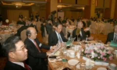 하나금융그룹 출범 1주년을 기념으로 열린 