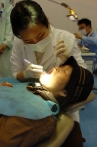 조선대학교 첨단치의공학인력사업단(단장 강동완)은 ‘미래형 첨단실버치과 클리닉’ 개소식을 박광태 시장, 강박원 시의회의장, 안순일 시교육감, 박정렬 치과대학 동창회장, 임승진 치과대