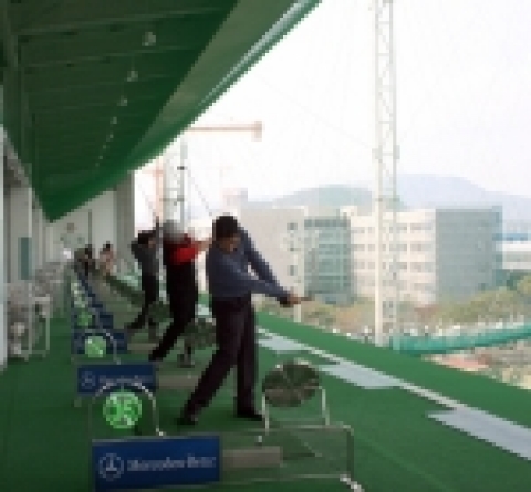스포츠센터 골프연습장, 75미터/48타석
