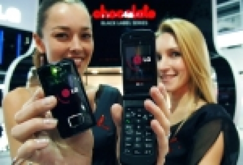 LG전자(대표: 金雙秀 / www.lge.com)는 지난 4일부터 8일까지 홍콩에서 열리고 있는 ‘ITU Telecom World 2006’ 전시회에 ‘3G 초콜릿폰(모델명:LG-