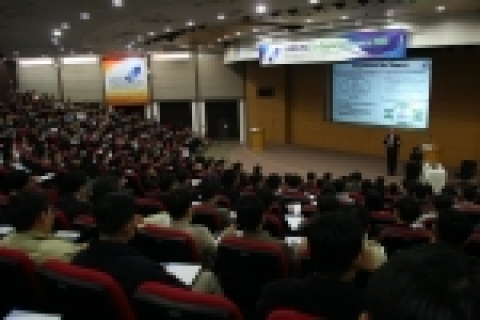 「Samsung Six Sigma Conference 2006」에서  美 레이시온(Raytheon)사의 러스티 피터슨(Rusty Peterson) 부사장이 「식스 시그마 추진성과와