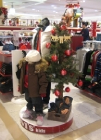 프리미엄 아동복 브랜드 리바이스 키즈(www.leviskids.co.kr)는 크리스마스를 맞아 오는 25일까지 전국 리바이스 키즈 매장에서 ‘레드탭 라인 다운후드 점퍼’와 ‘타입원