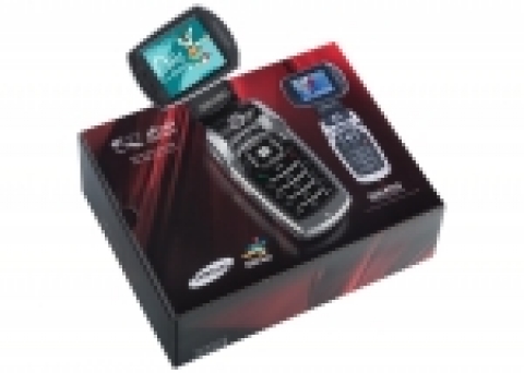 삼성전자의 아시안게임 공식 휴대폰과 아시안게임 공식 로고가 새겨진 스페셜 패키지의 모습
