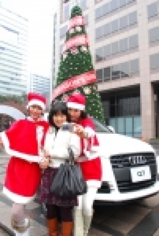 아우디 코리아(대표: 도미니크 보쉬)는 세계 최고의 풀타임 4륜구동 콰트로(quattro) 탄생 26주년을 기념해 12월 31까지 “아우디 크리스마스 트리와 사진 찍고 선물 받기”